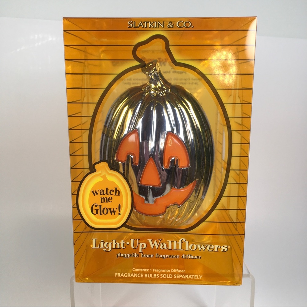 Slatkin & Co Light Up Wallflower Plug Silver Pumpkin Halloween